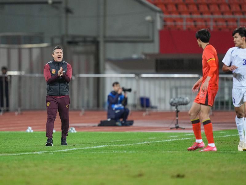 华体会棋牌中心-带队创造历史的安东尼奥及格了吗?他的表现像极了国足前任主教练